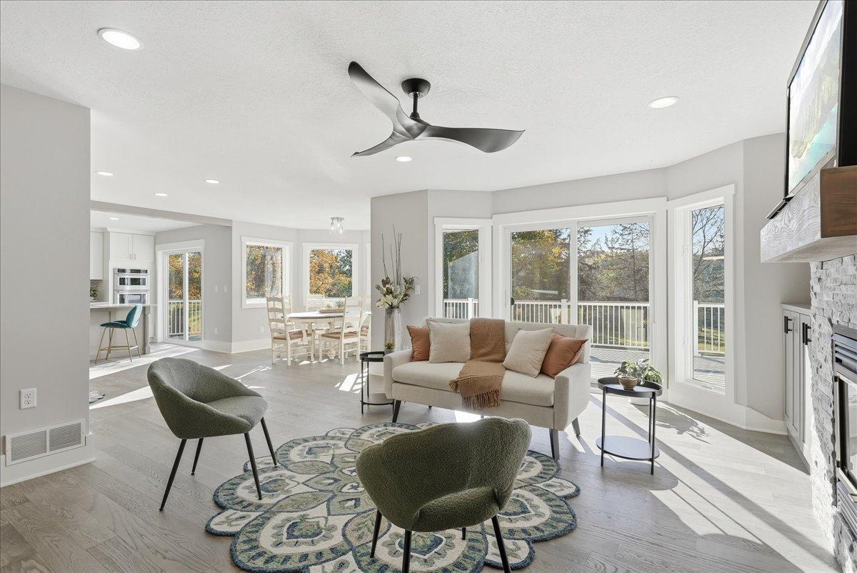 786 Harlar Circle Hudson, WI 54016 - Photo 6 of 51