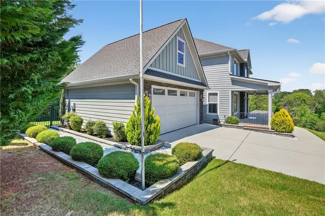 $799,000 | 25 Setting Sun Lane, Travelers Rest, SC 29690