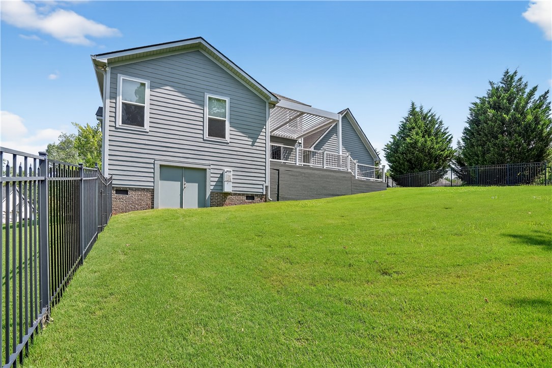 25 Setting Sun Lane Travelers Rest, SC 29690 - Photo 3 of 31