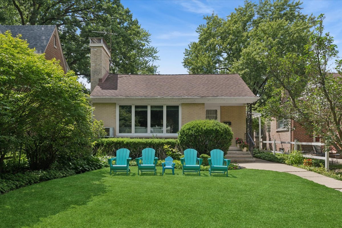 2422 Ridgeway Avenue Evanston, IL 60201 - Photo 1 of 26