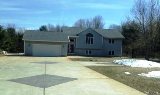 544 South Dangl Road Muskegon, MI 49442 - Photo 1 of 8 7092337794 FV.jpg