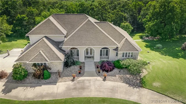 $695,000 | 121 Highland Waye, Jefferson City, MO 65101