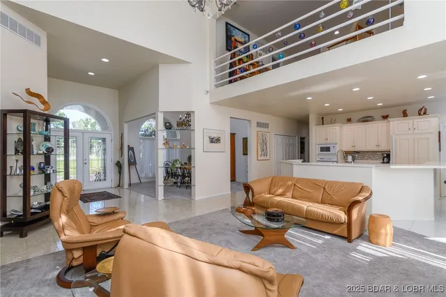 $695,000 | 121 Highland Waye, Jefferson City, MO 65101