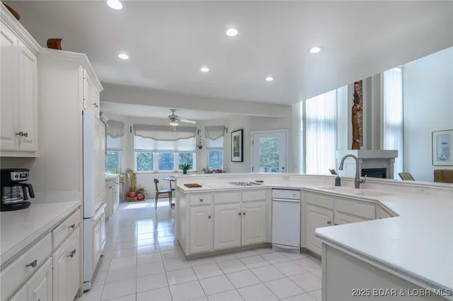 $695,000 | 121 Highland Waye, Jefferson City, MO 65101