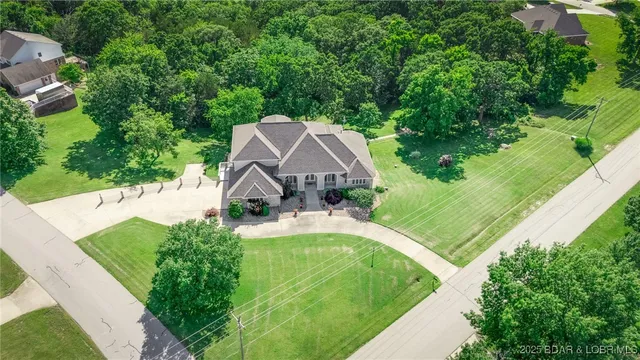 $695,000 | 121 Highland Waye, Jefferson City, MO 65101