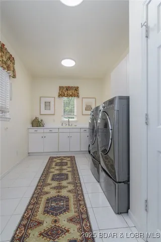 $695,000 | 121 Highland Waye, Jefferson City, MO 65101