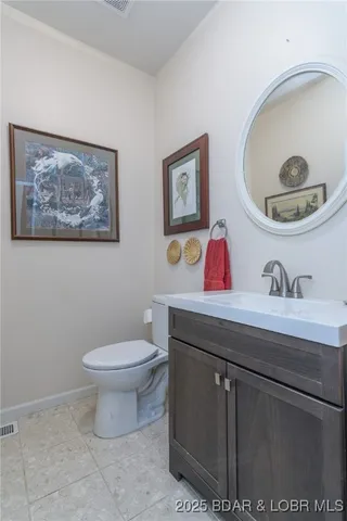 $695,000 | 121 Highland Waye, Jefferson City, MO 65101