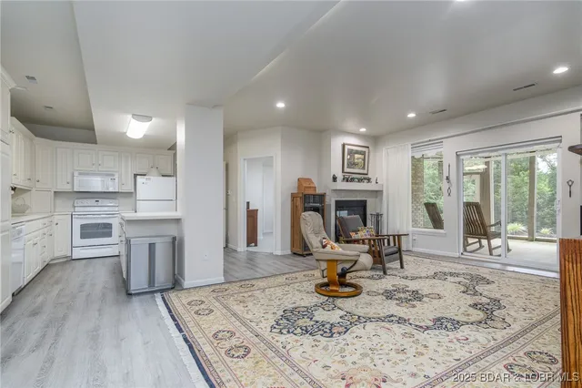 $695,000 | 121 Highland Waye, Jefferson City, MO 65101