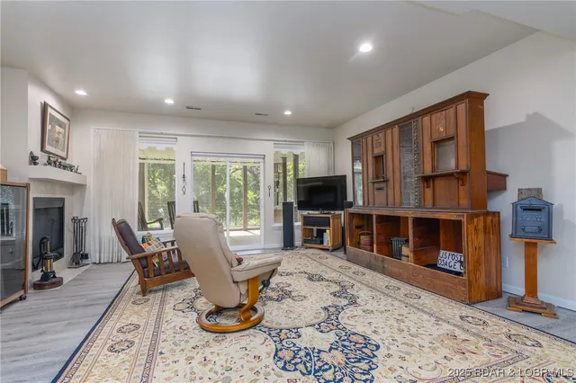 $695,000 | 121 Highland Waye, Jefferson City, MO 65101