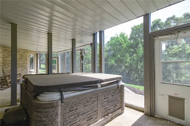 $695,000 | 121 Highland Waye, Jefferson City, MO 65101