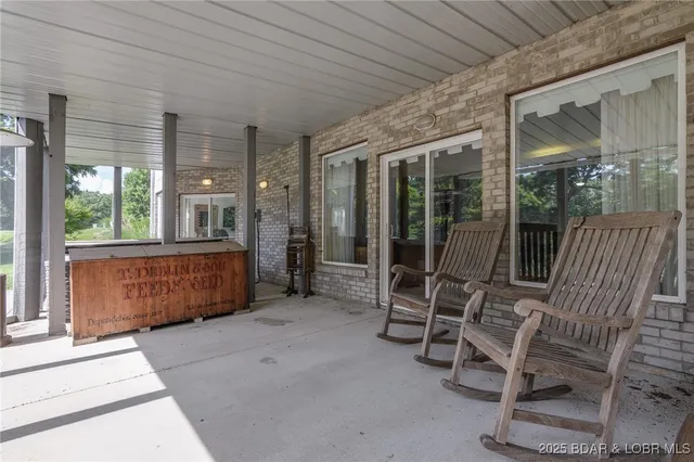 $695,000 | 121 Highland Waye, Jefferson City, MO 65101