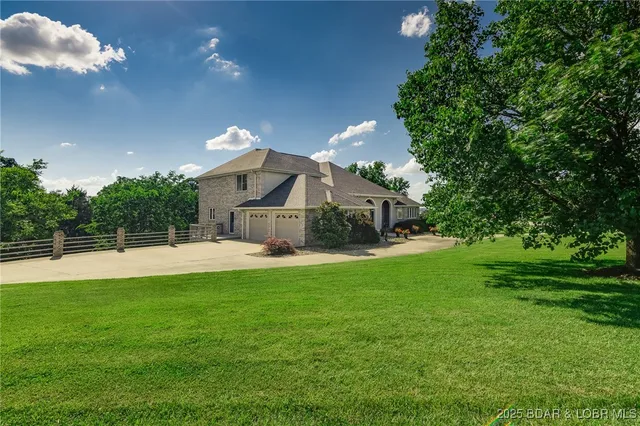 $695,000 | 121 Highland Waye, Jefferson City, MO 65101
