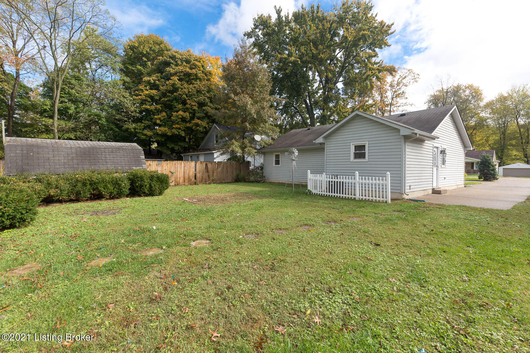 6706 Rutledge Road Louisville, KY 40258 - Photo 36 of 46 6706 Rutledge-36