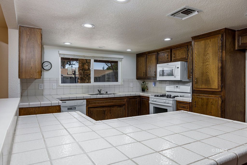 1132 South Allen Street Ridgecrest, CA 93555 - Photo 14 of 45