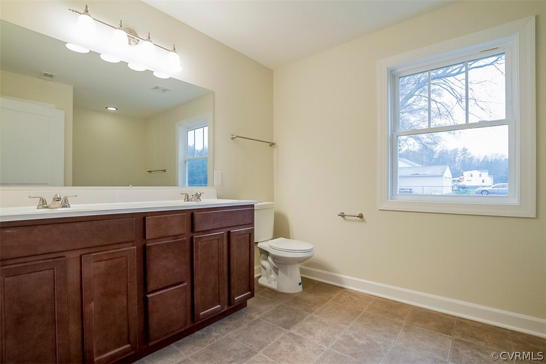 19144 Sparta Road Milford, VA 22514 - Photo 12 of 23 Master En-suite