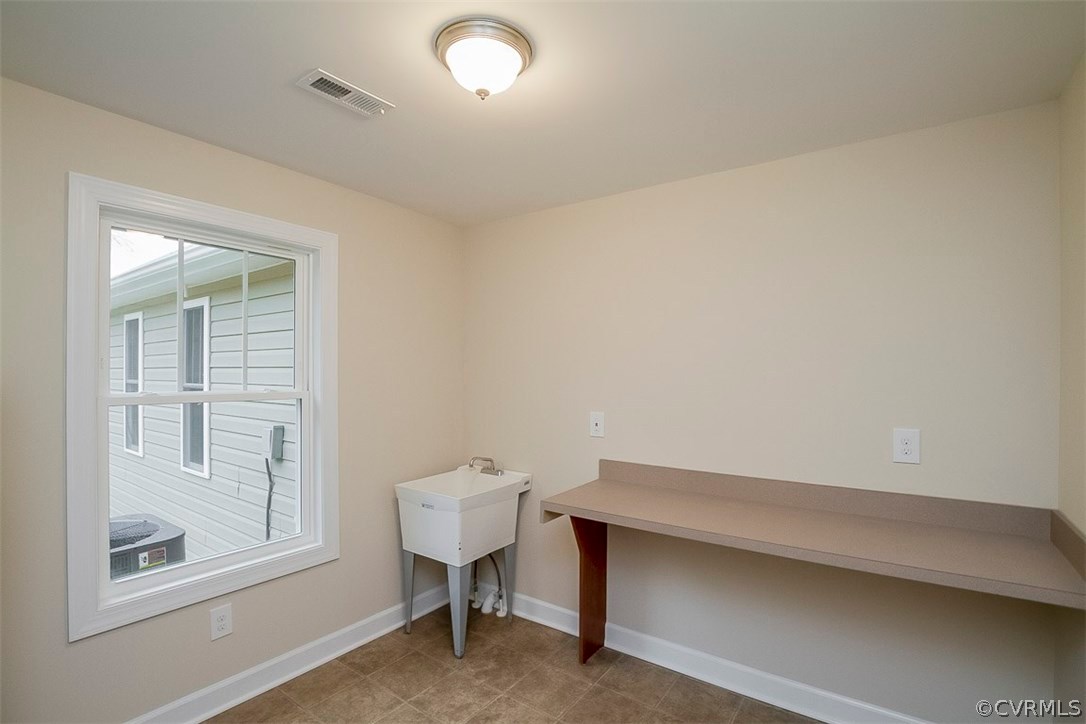 19144 Sparta Road Milford, VA 22514 - Photo 20 of 23 Laundry Room