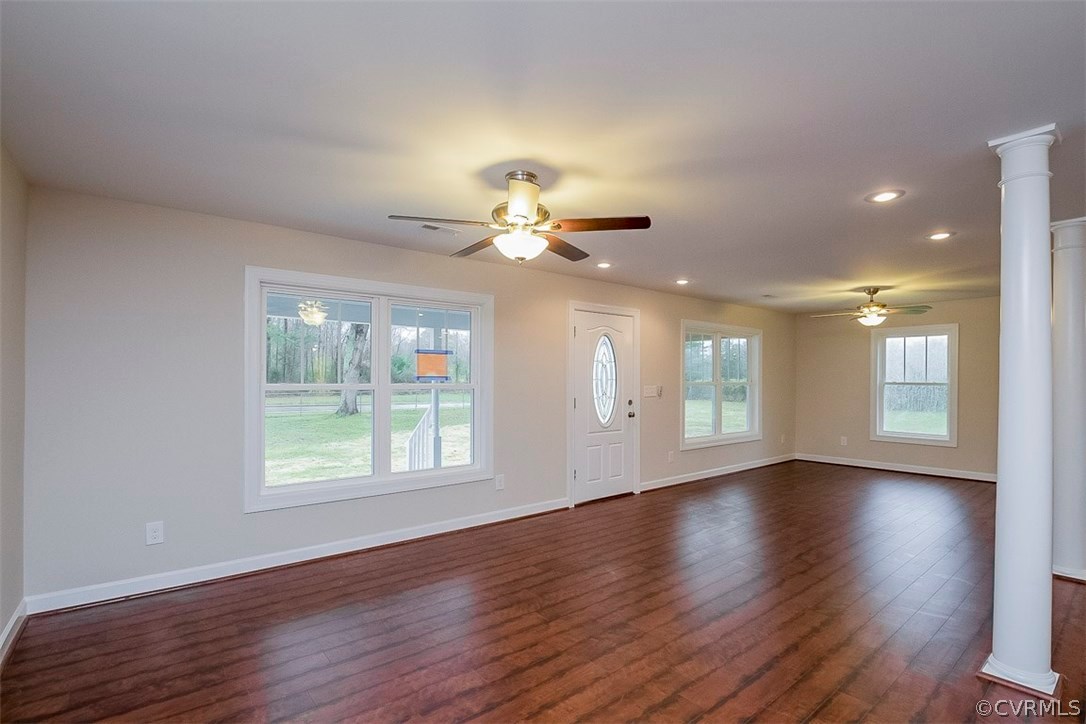 19144 Sparta Road Milford, VA 22514 - Photo 5 of 23 Living room