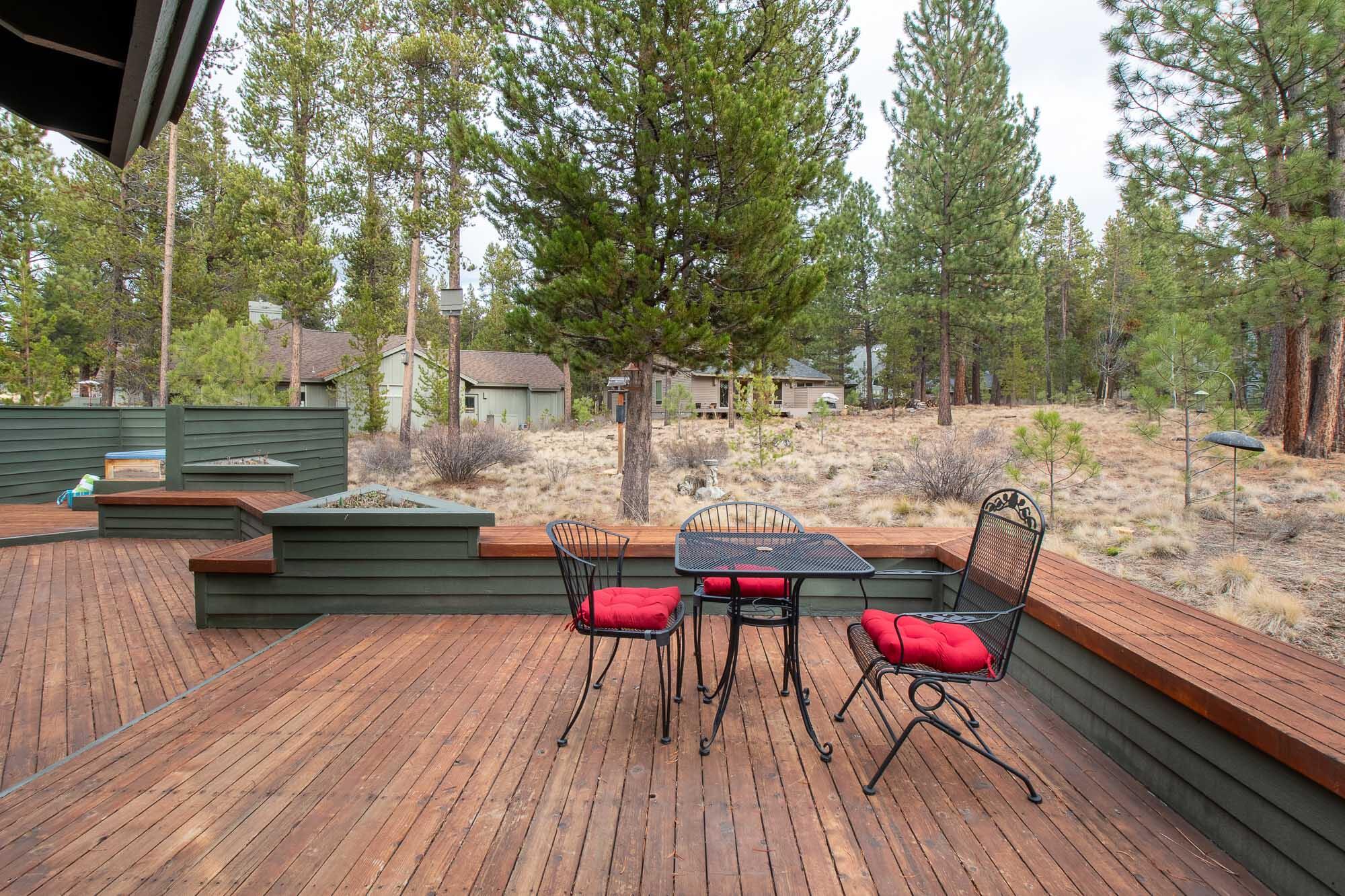 18143 Modoc Lane Sunriver, OR 97707 - Photo 22 of 28 Back Deck