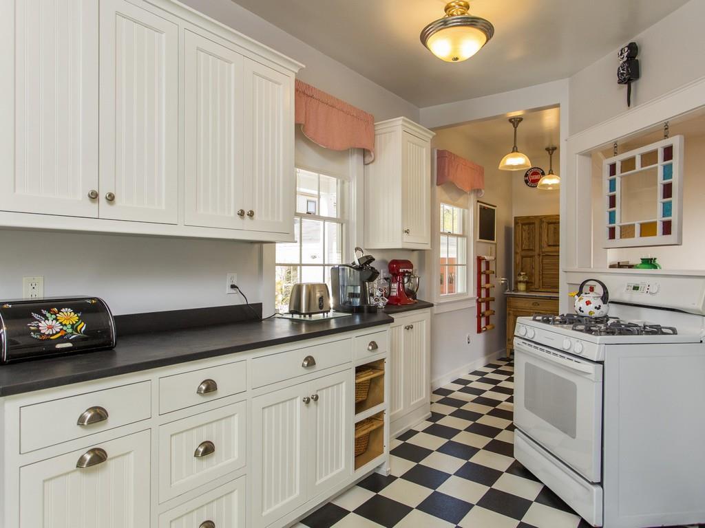 3 Charles Road Cape Elizabeth, ME 04107 - Photo 16 of 25 Kitchen