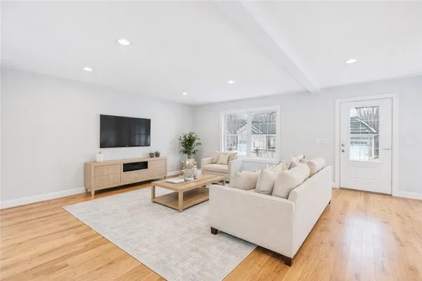 $749,900 | 42 Vespia Lane, South Kingstown, RI 02879