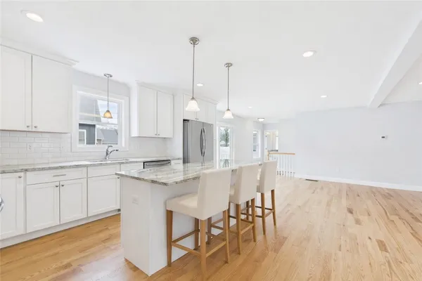 $749,900 | 42 Vespia Lane, South Kingstown, RI 02879