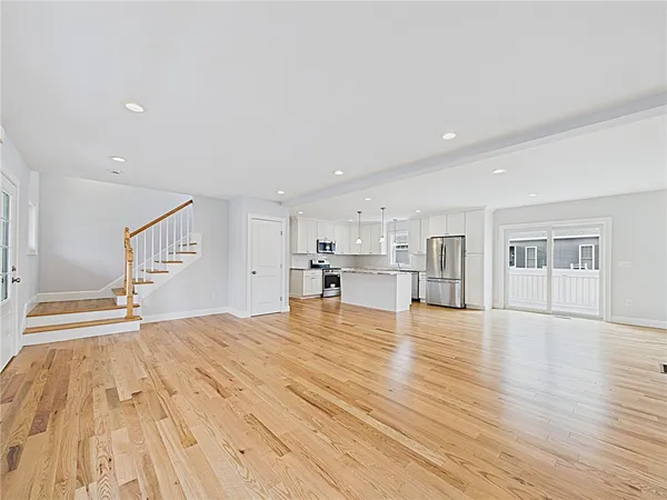 $749,900 | 42 Vespia Lane, South Kingstown, RI 02879
