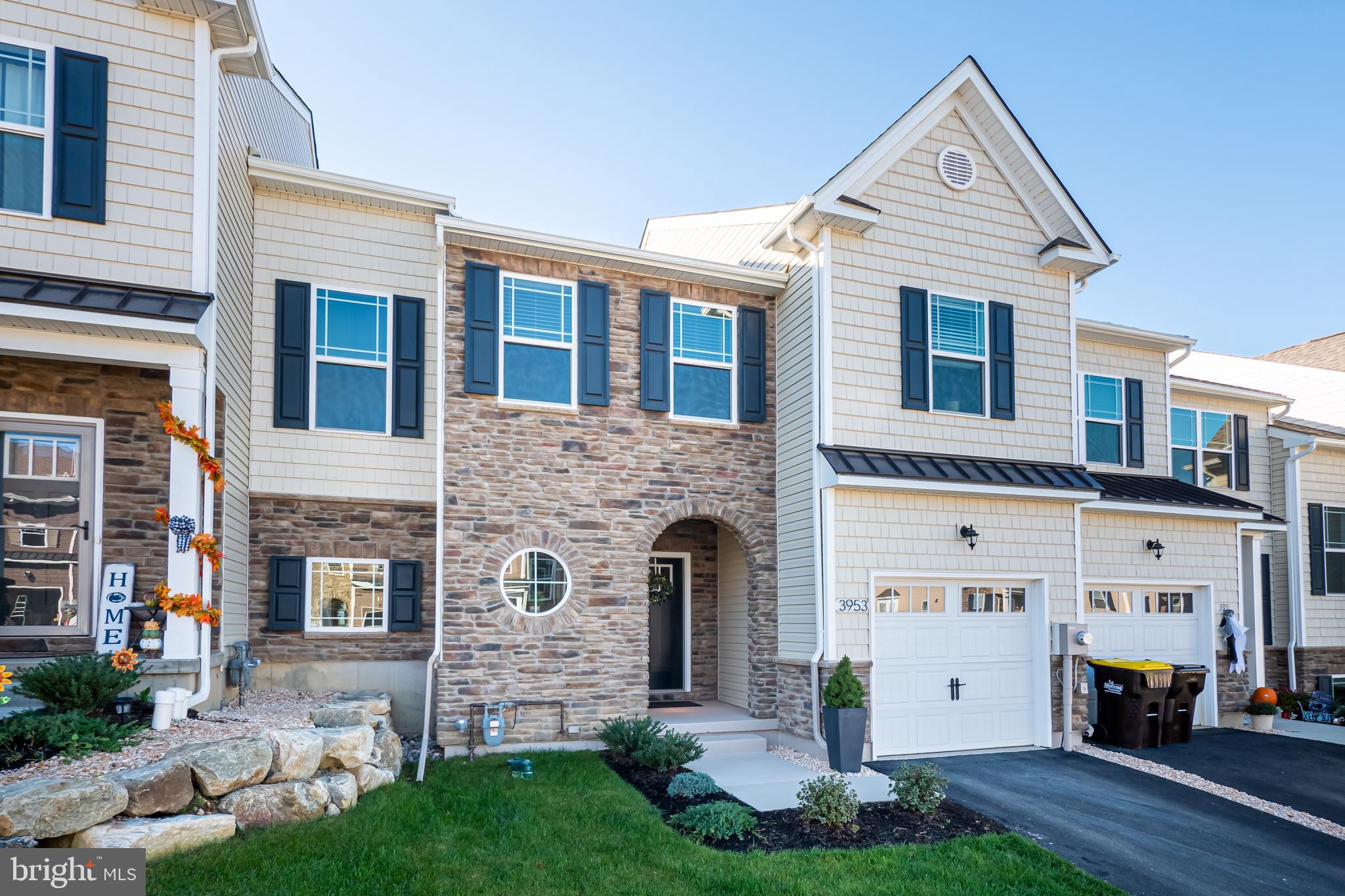 3 BD 2 1/2 Bath.  3 Months NEW!