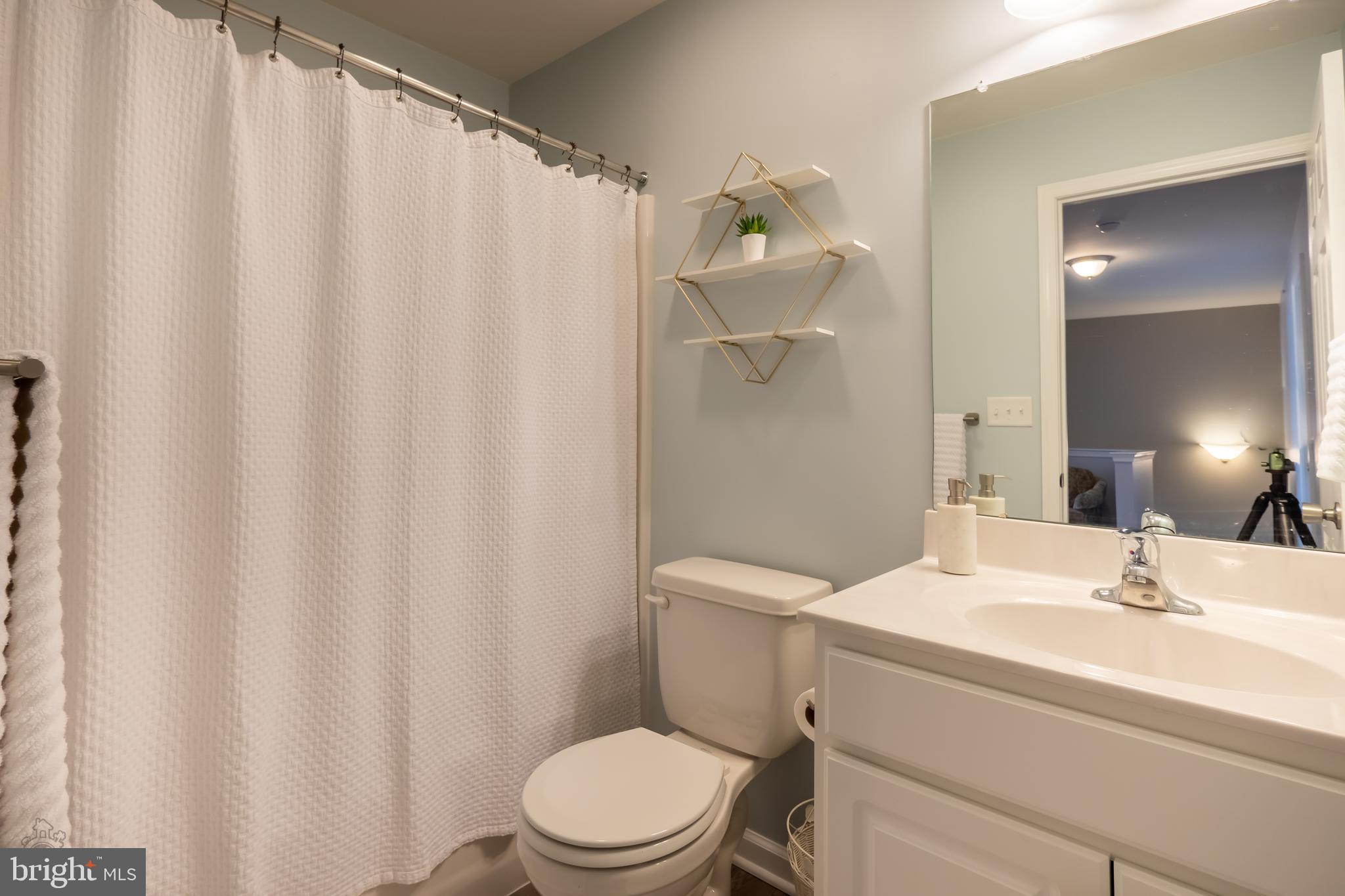 3953 Mink Road Emmaus, PA 18049 - Photo 34 of 48 2nd Full Bath