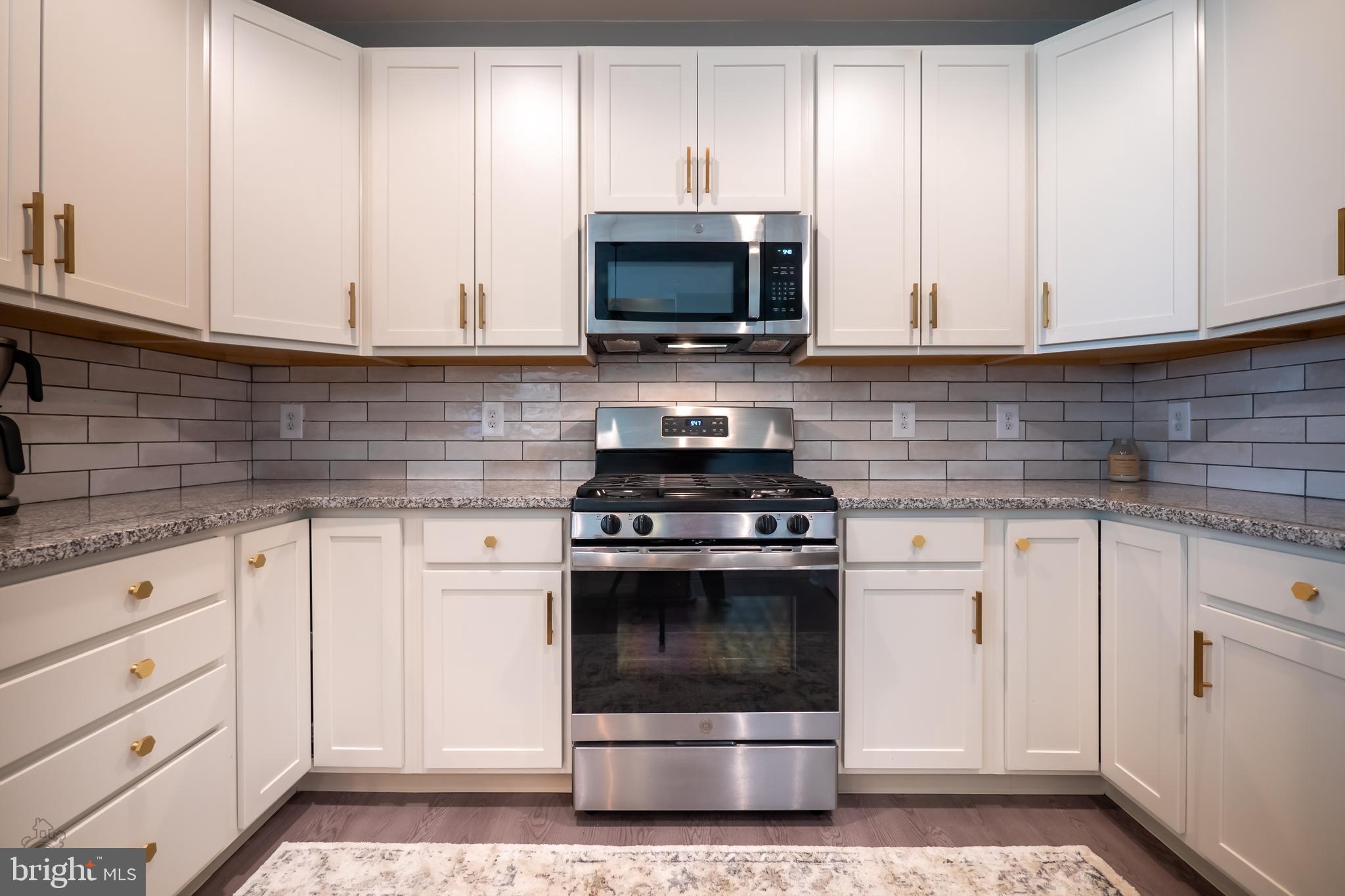 3953 Mink Road Emmaus, PA 18049 - Photo 10 of 48 Subway Tile, granite countertops