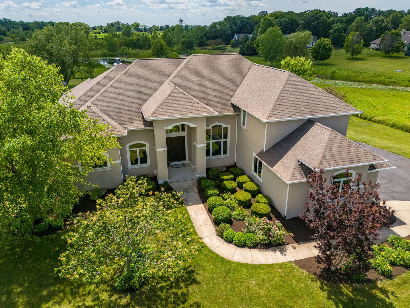 40 Stonecrest Drive Elgin, IL 60124 - Photo 2 of 63 an aerial view of a house
