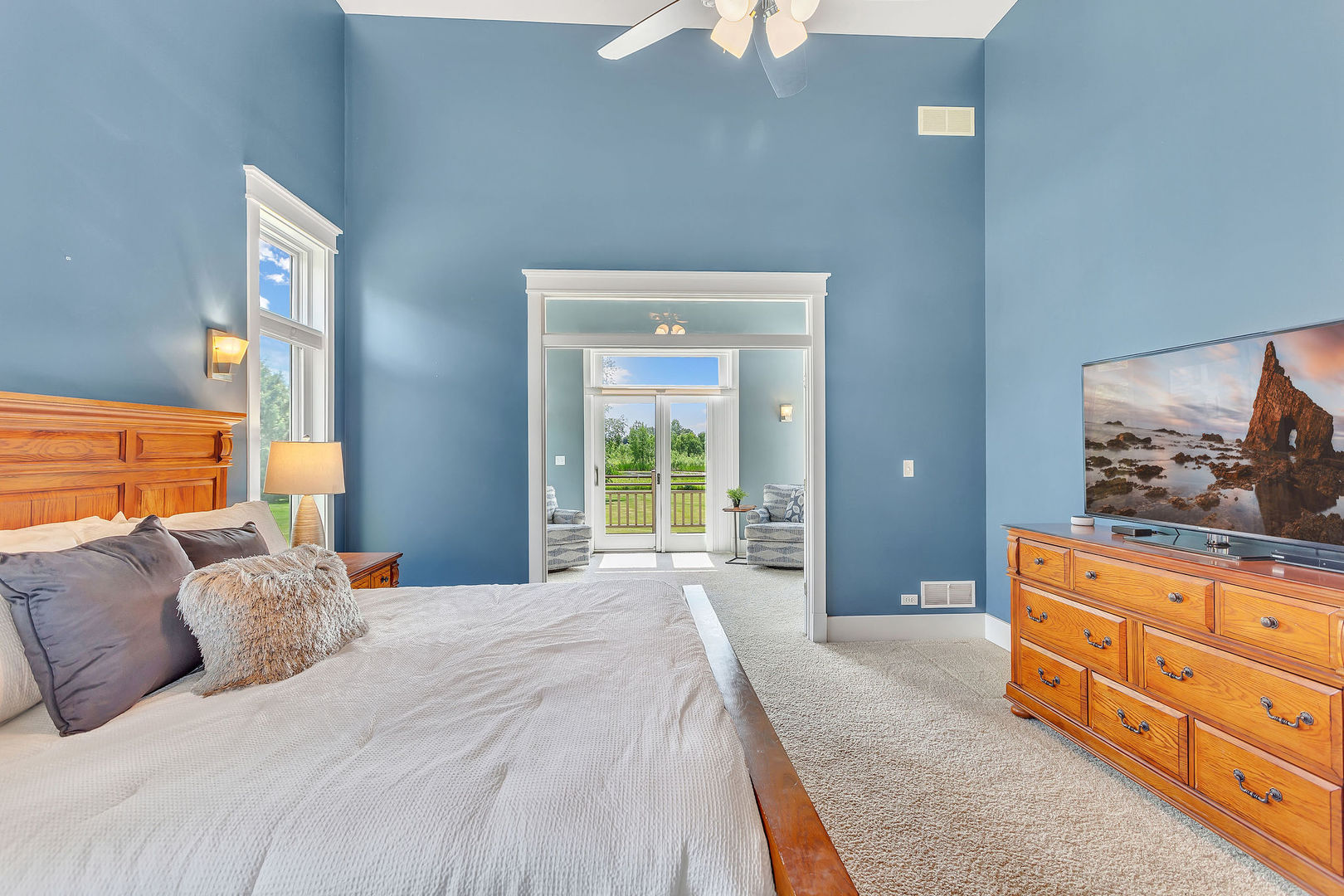 40 Stonecrest Drive Elgin, IL 60124 - Photo 22 of 63 a bedroom with a bed and a dresser