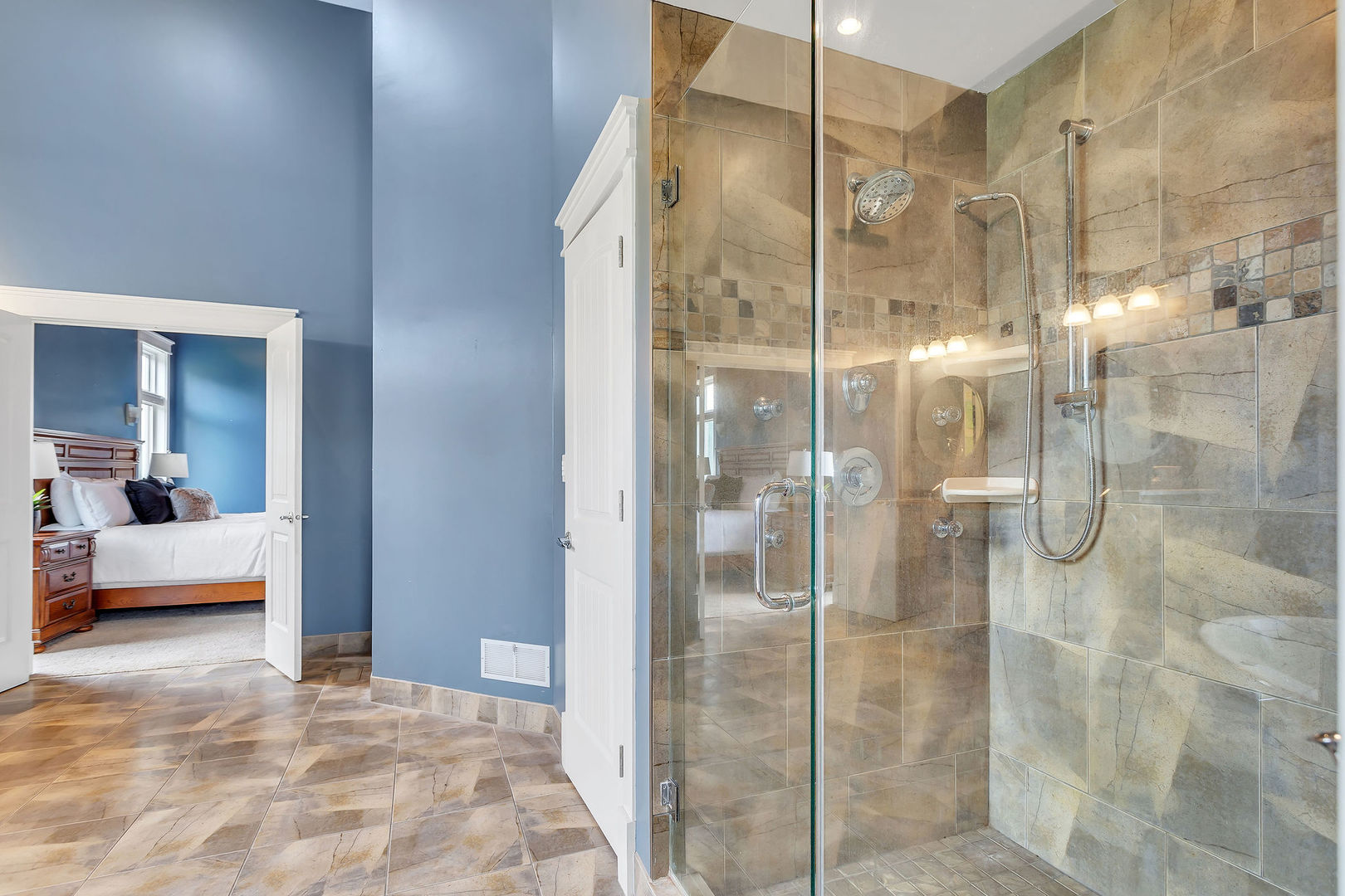 40 Stonecrest Drive Elgin, IL 60124 - Photo 27 of 63 a bathroom with a glass shower door