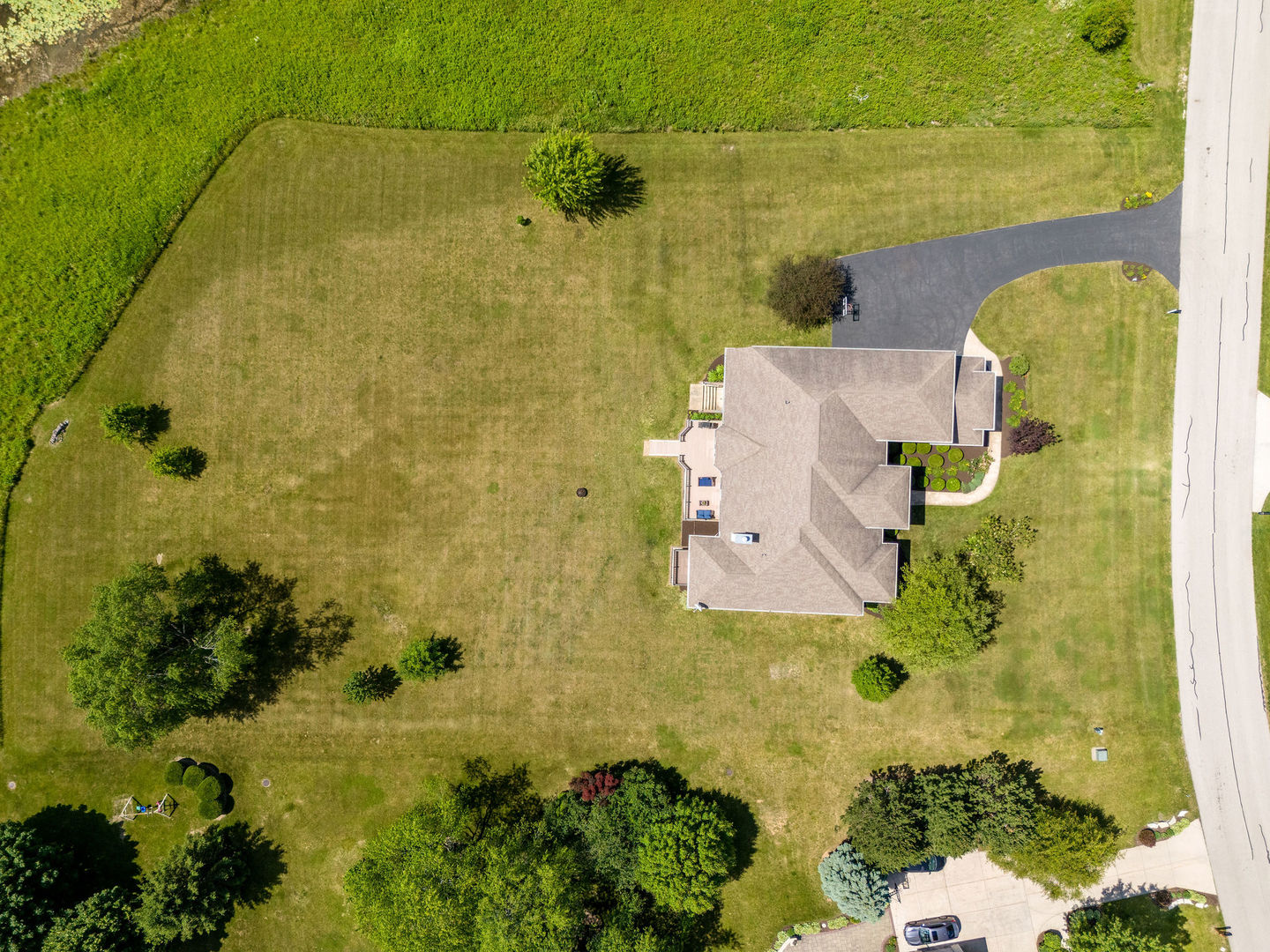 40 Stonecrest Drive Elgin, IL 60124 - Photo 53 of 63 an aerial view of a residential houses with outdoor space