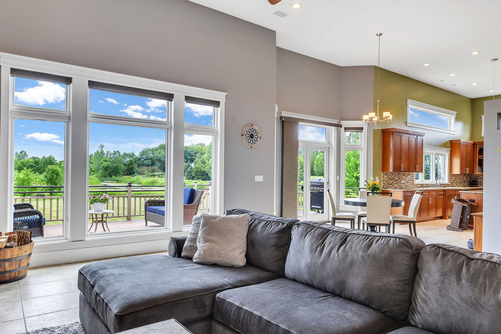 40 Stonecrest Drive Elgin, IL 60124 - Photo 10 of 63 a living room with furniture and a large window