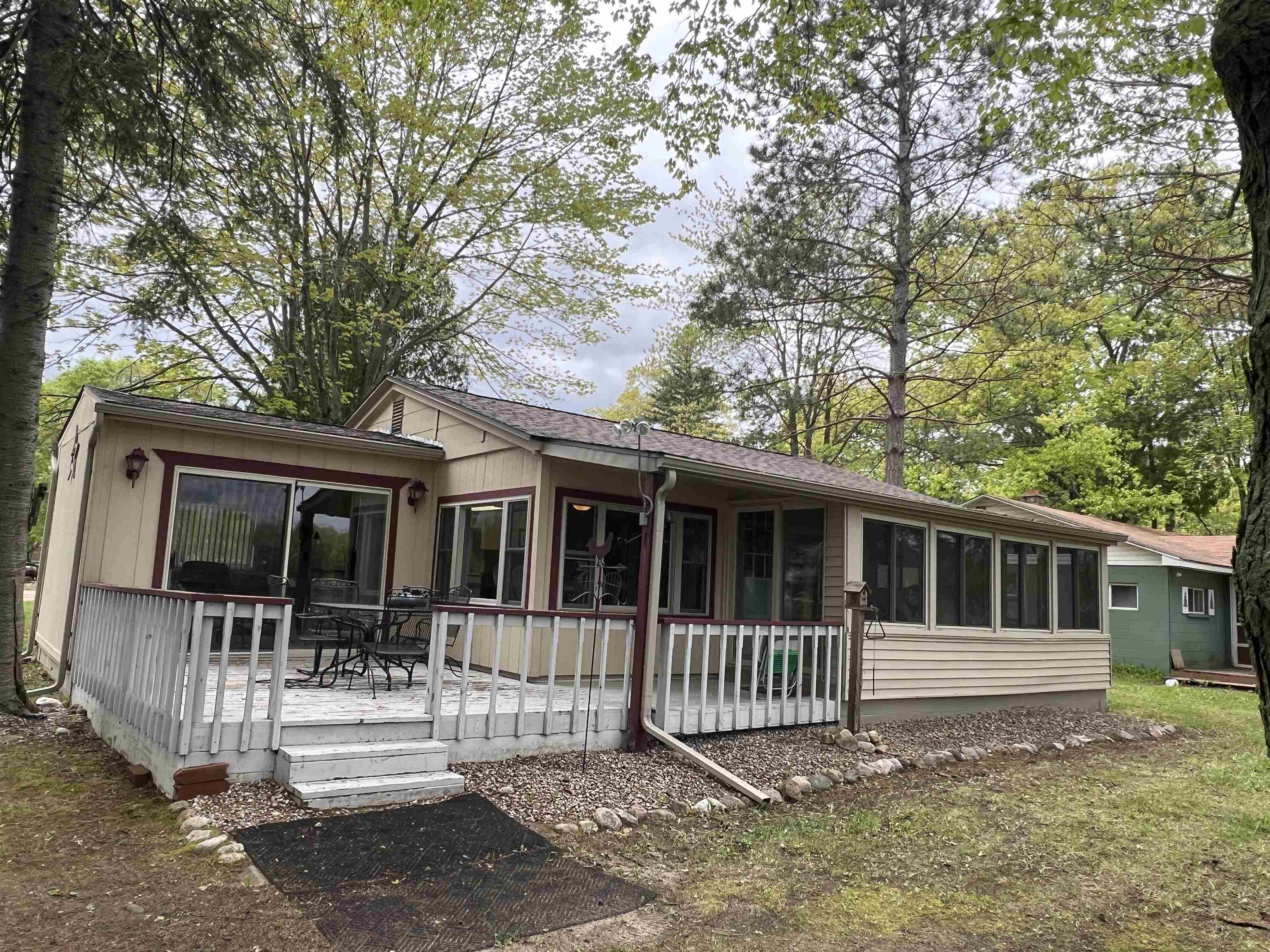 524 Hilo Road Gladwin, MI 48624 - Photo 35 of 49
