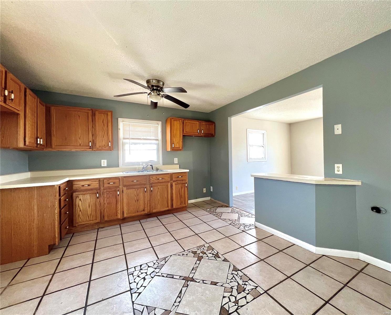 1900 Johnson Road Granite City, IL 62040 - Photo 4 of 10 Gallery Image 4