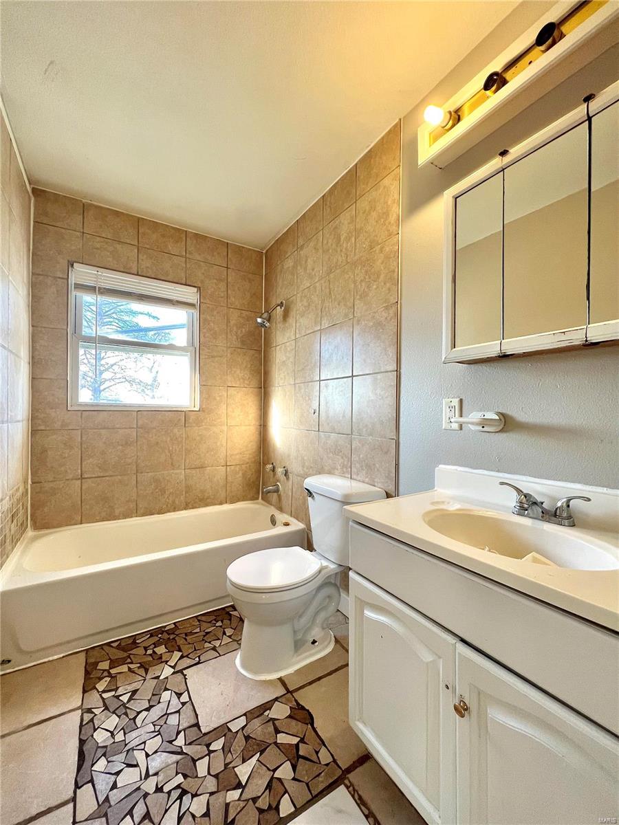 1900 Johnson Road Granite City, IL 62040 - Photo 6 of 10 Gallery Image 6