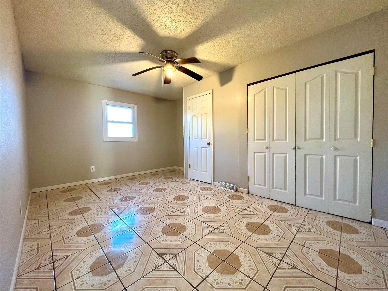 1900 Johnson Road Granite City, IL 62040 - Photo 7 of 10 Gallery Image 7