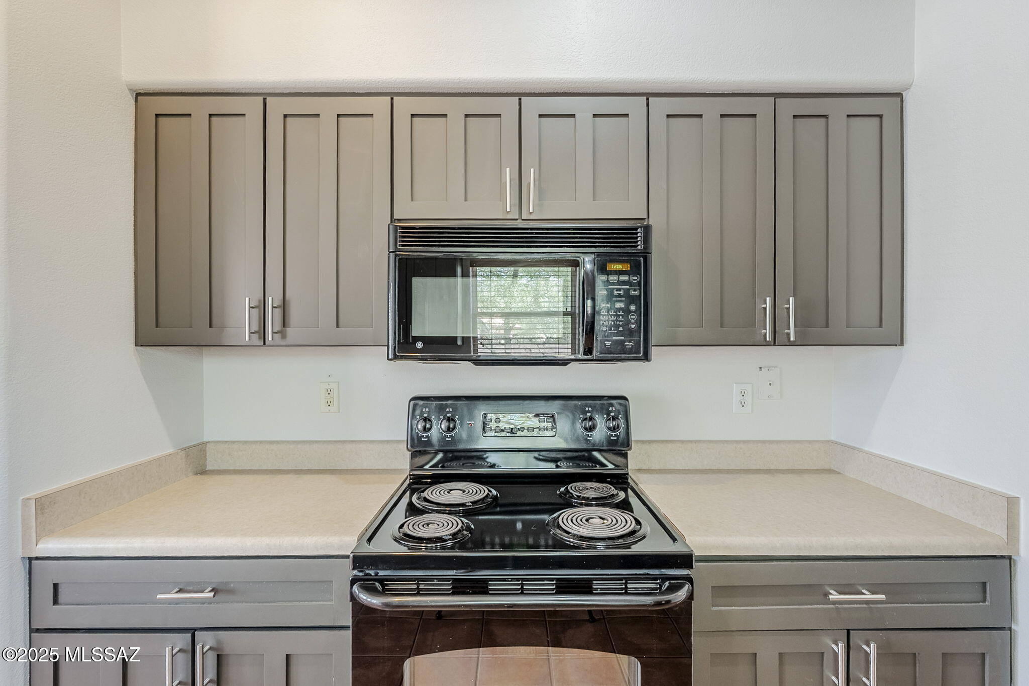 2321 Silvergate Place Tucson, AZ 85745 - Photo 8 of 45