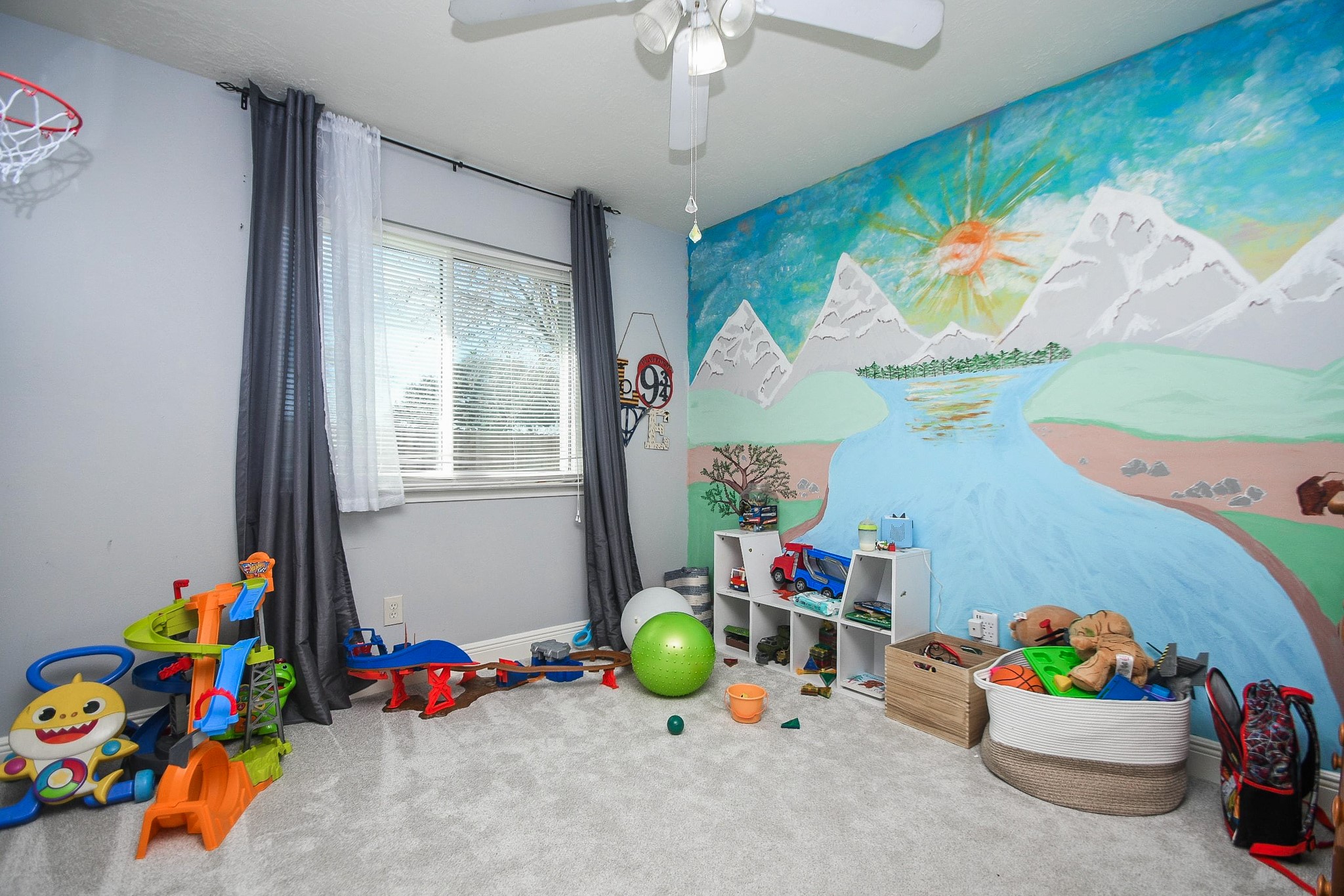 10823 Windswept Montgomery, TX 77356 - Photo 25 of 32 a room with toys and a couch