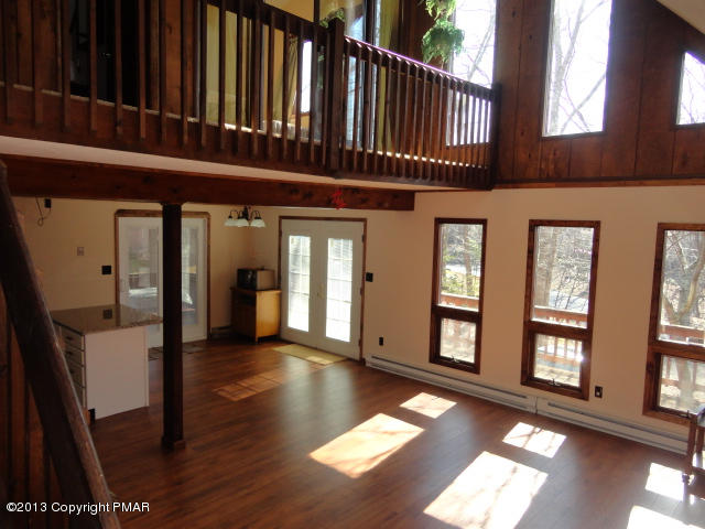 6183 Decker (aka 904 Decker) Road Bushkill, PA 18324 - Photo 4 of 18 LivingRoom