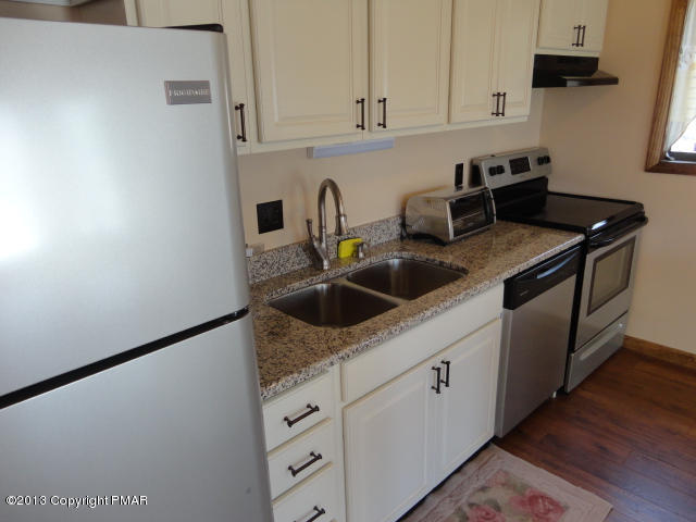 6183 Decker (aka 904 Decker) Road Bushkill, PA 18324 - Photo 7 of 18 All New Appliances