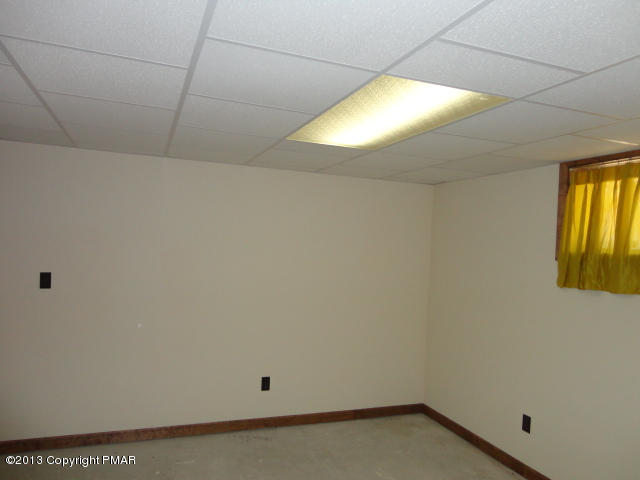 6183 Decker (aka 904 Decker) Road Bushkill, PA 18324 - Photo 8 of 18 FamilyRoom