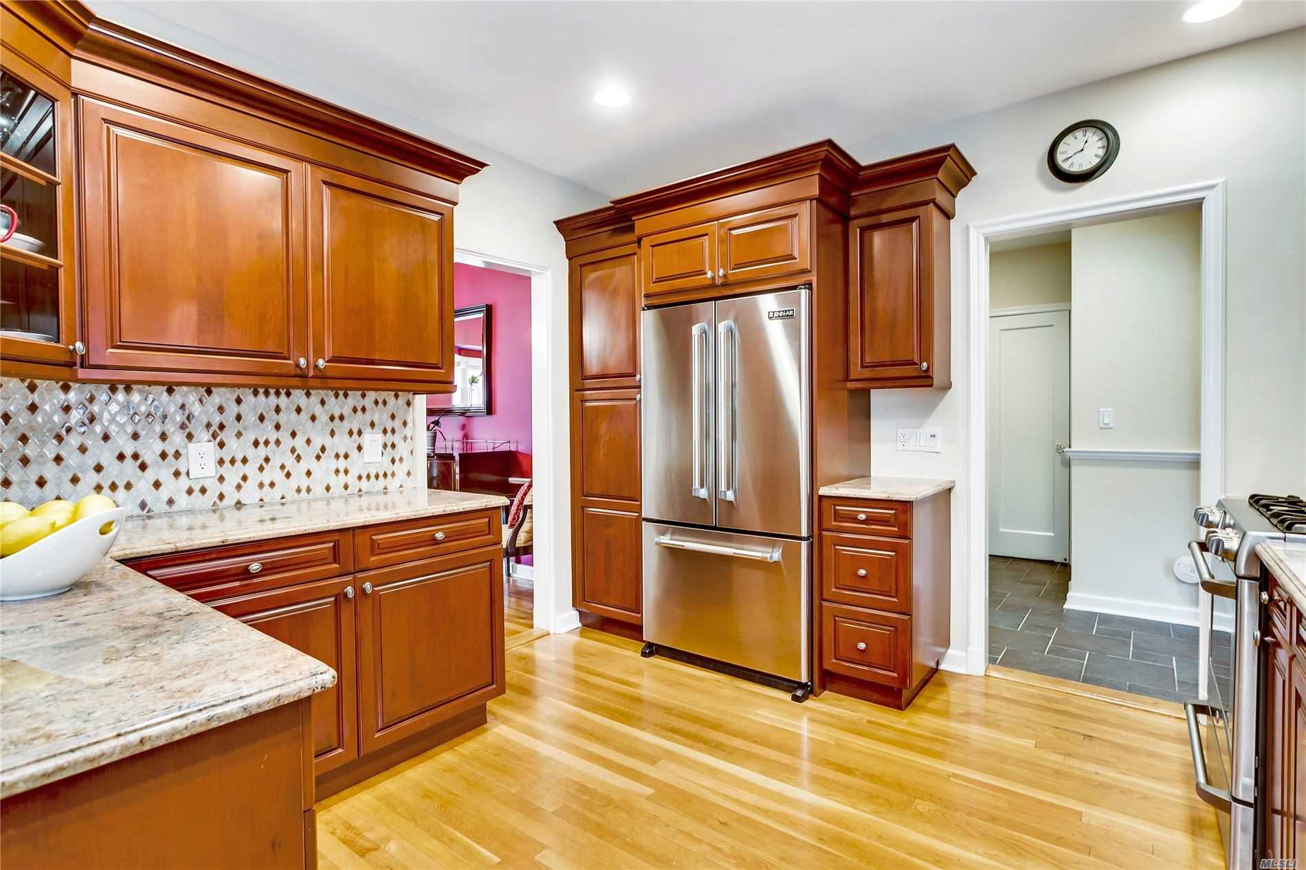 282 Chapel Road Manhasset, NY 11030 - Photo 7 of 20 Kitchen