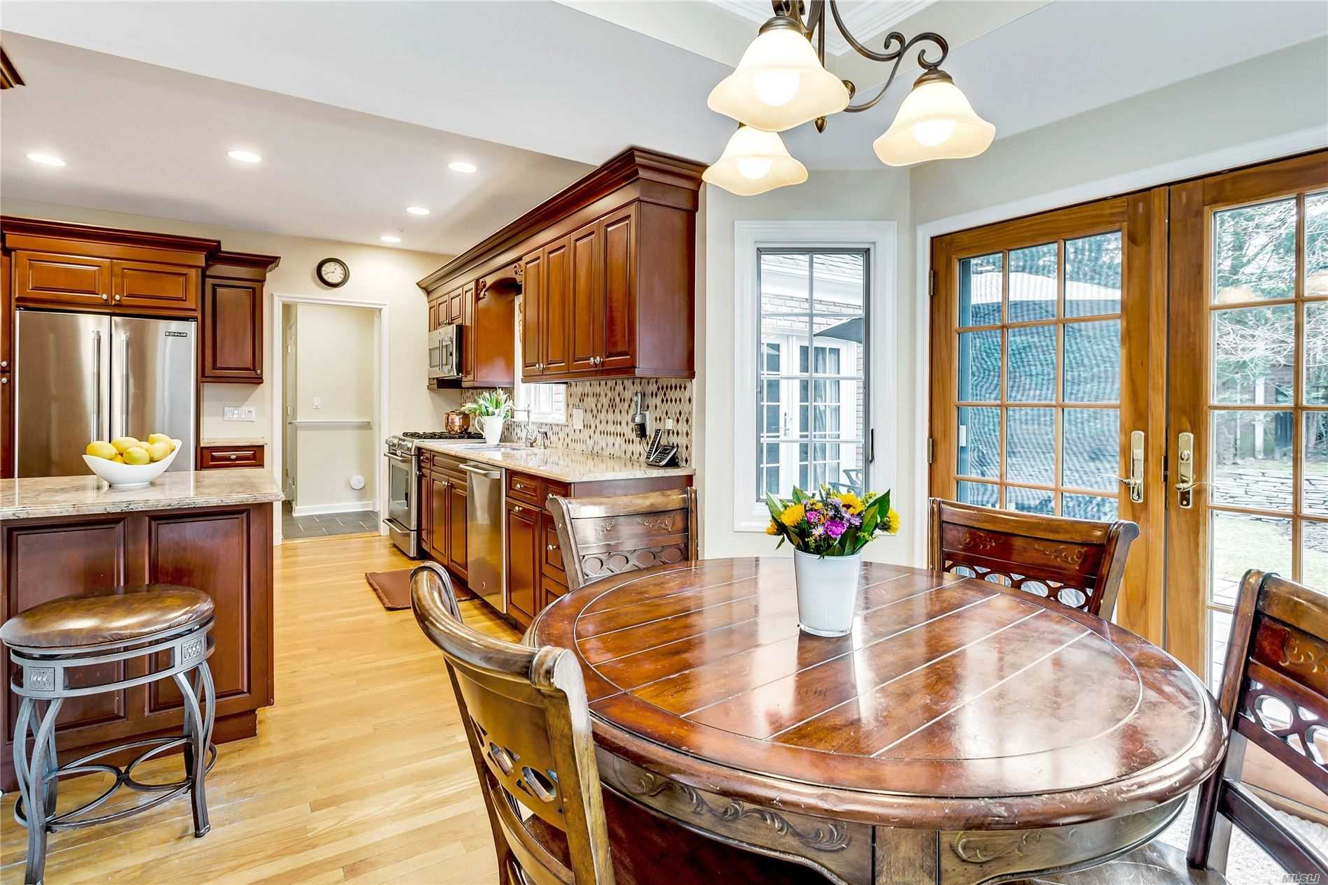 282 Chapel Road Manhasset, NY 11030 - Photo 8 of 20 Breakfast Room