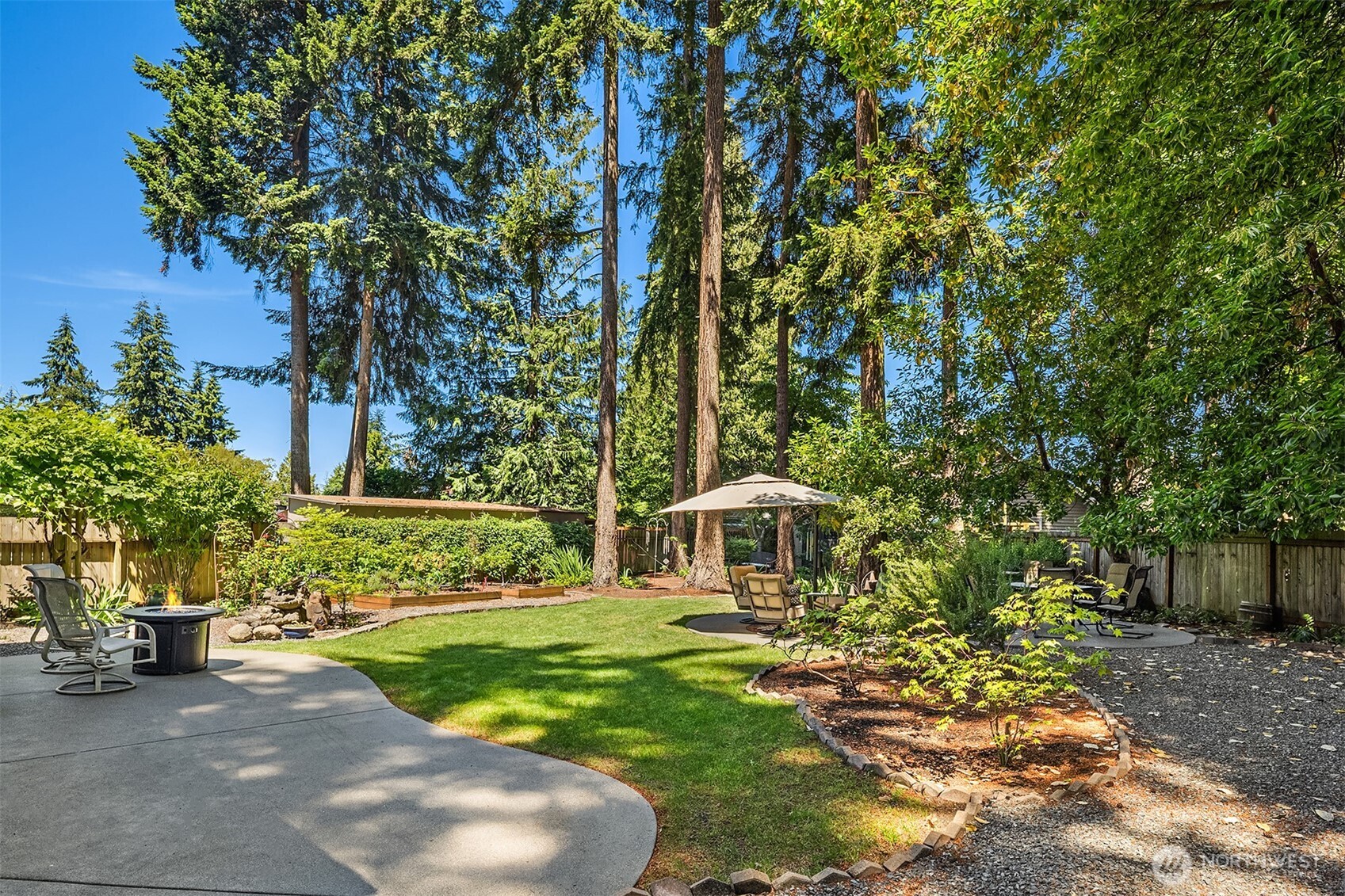 647 Edmonds Way Edmonds, WA 98020 - Photo 31 of 37