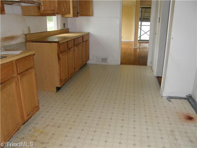 921 Old Winston Road High Point, NC 27265 - Photo 4 of 7 Kitchen.