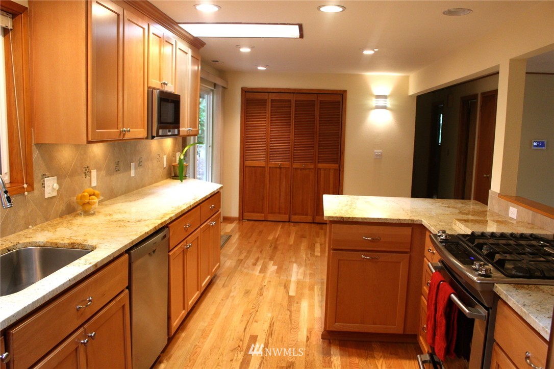 4716 Chrisella Road East Edgewood, WA 98372 - Photo 8 of 25 Gallery Image 8