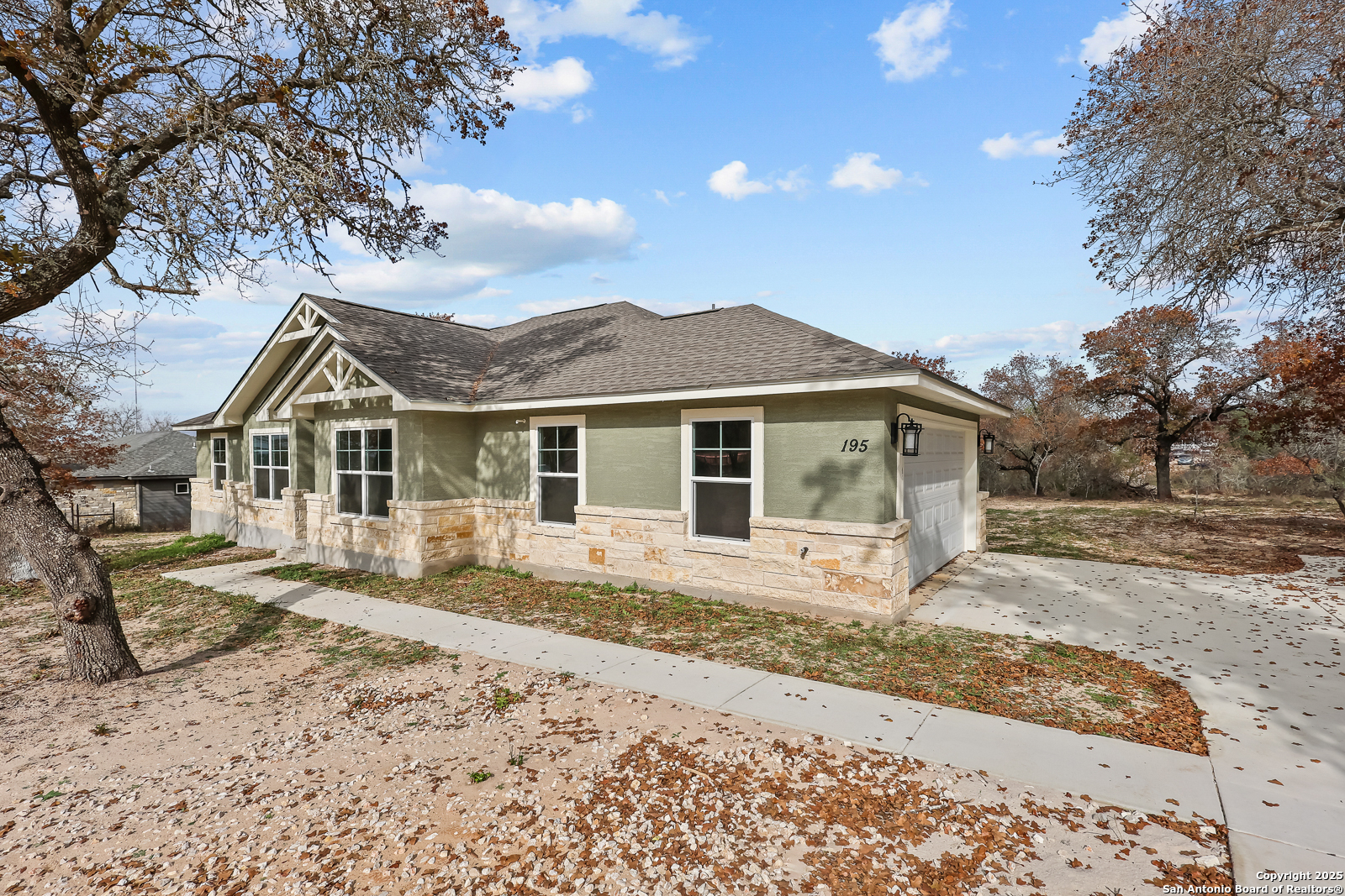 195 Log Cabin Way Poteet, TX 78065 - Photo 3 of 16