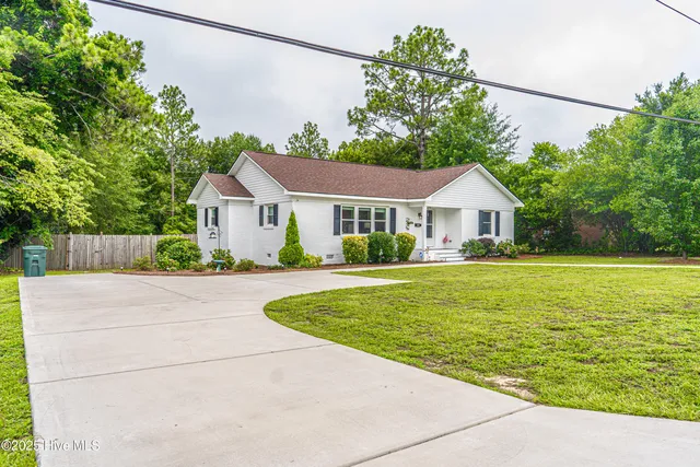 $259,900 | 817 Austin Street, Hamlet, NC 28345